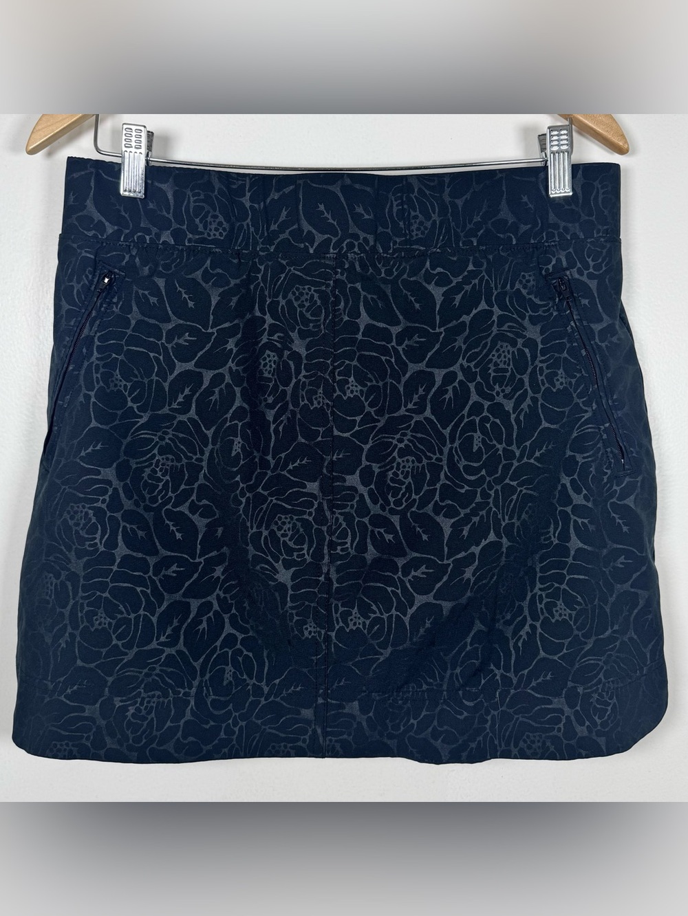 Orvis Floral Embossed Black Travel Skort Skirt Women’s Medium Activewear Outdoor